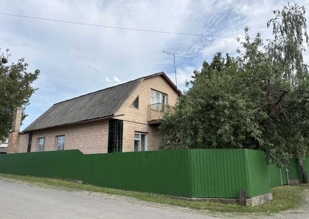 .Продаж будинку у с. Білозір'я.