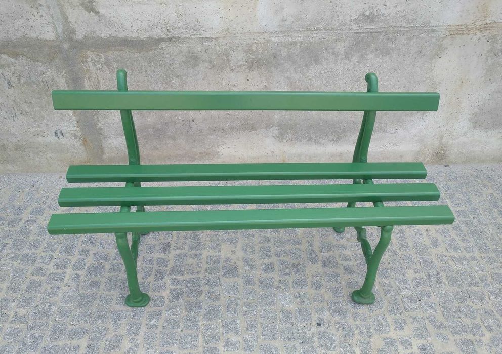 Banco antigo de jardim