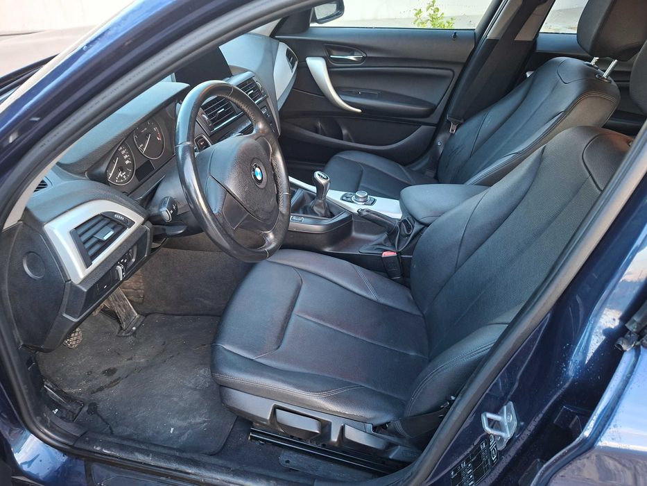 Bmw 116D com estofos em pele
