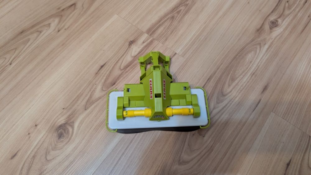 Kosiarka czołowa Claas (Bruder 02324)