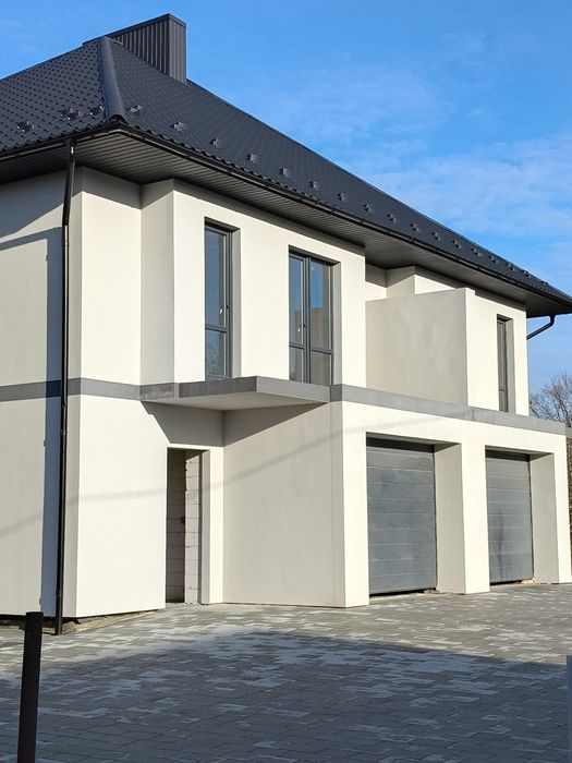 Продаж спареного котеджу у  Зимній Воді