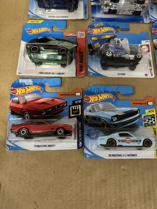 Miniaturas Hot Wheels Ford