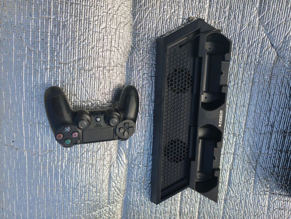 Ps4 Pro 1TB + extras