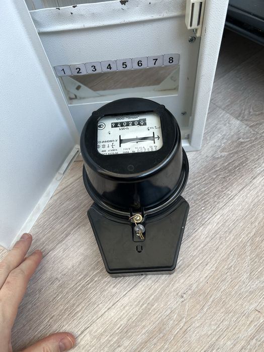 Щиток электро, с счетчиком этектроэнергии