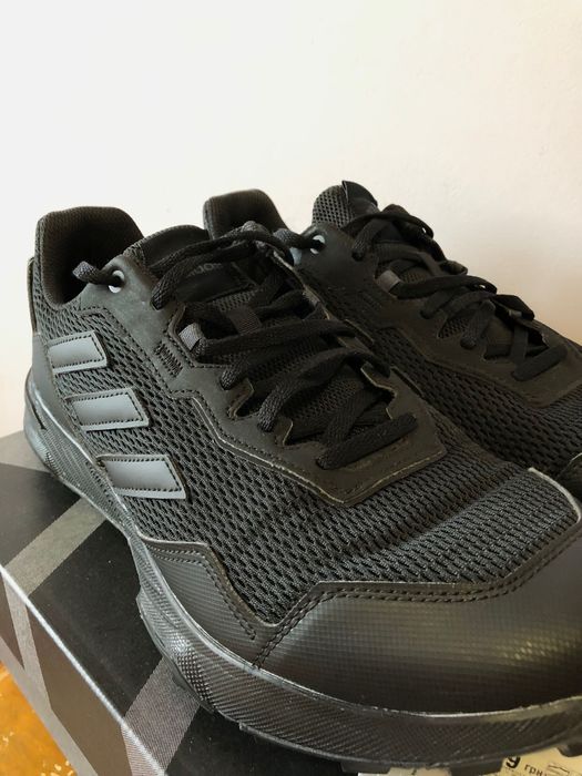 Кросівки adidas (оригінал) 46 (2/3 )розмір, стелька 30 см: 2 500