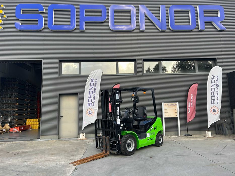 Empilhador Euroyen elétrico 2500 Kgs