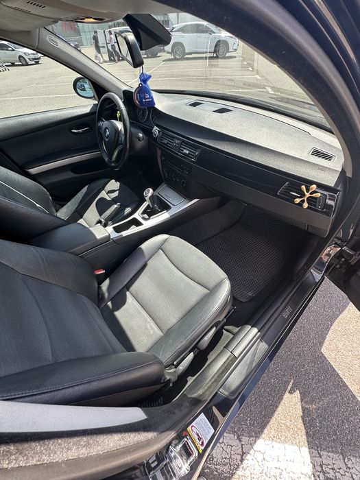 Продам автомобіль бмв е90