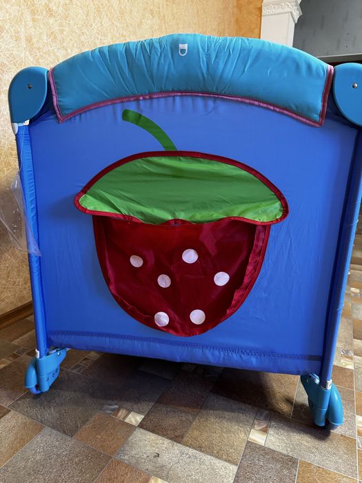Продам манеж-кроватку Seca б/у