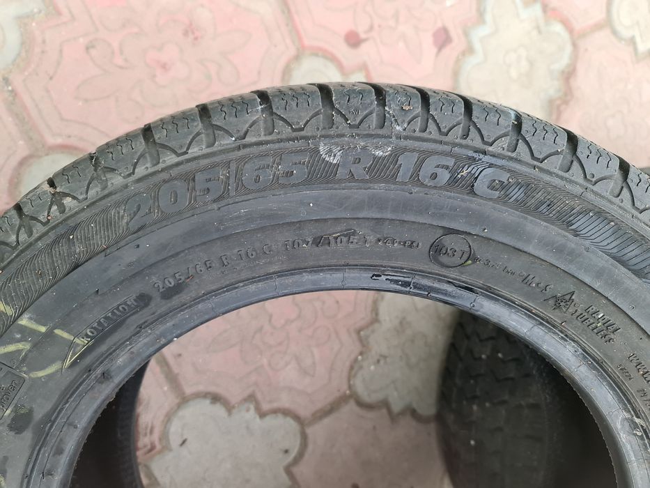 Продам резину 205 65 16с зима