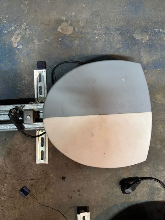 Napędy bram garażowych Nice spin