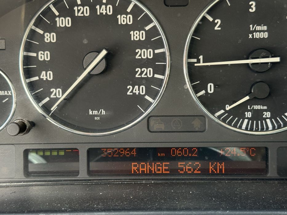 BMW E39 525D  - Ano 2002
