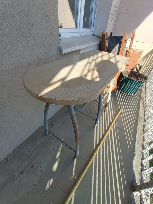 Starodawna deska do prasowania (stolik)