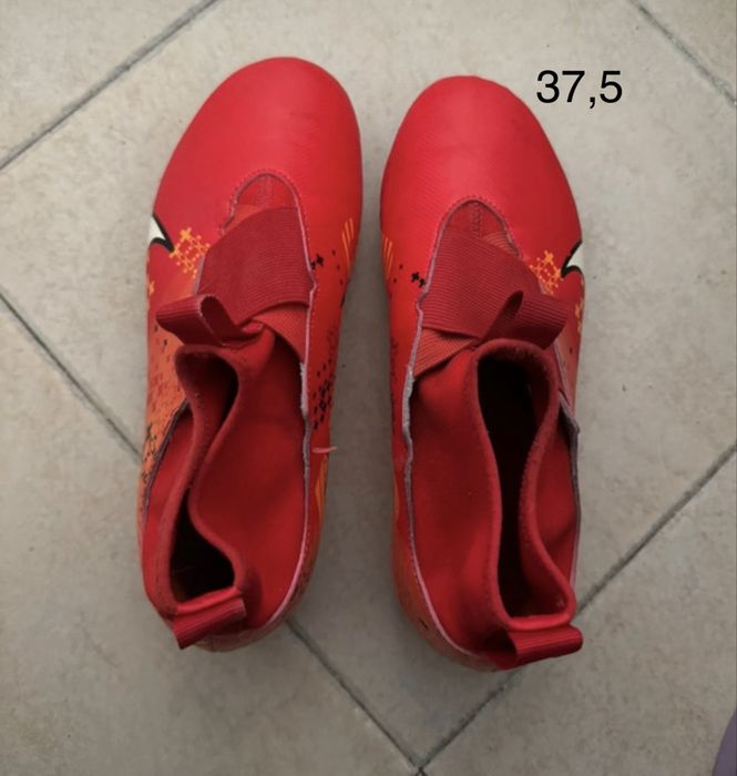 Chuterias bota nike quase novas