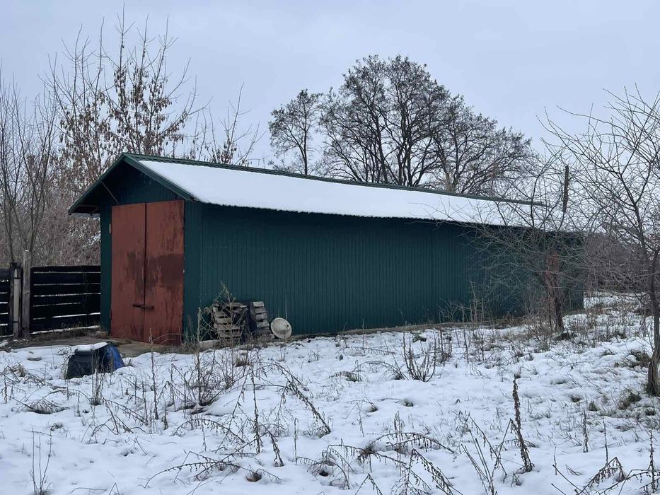 Помешкання під лісом в селі Піски. 70км від міста Київ.