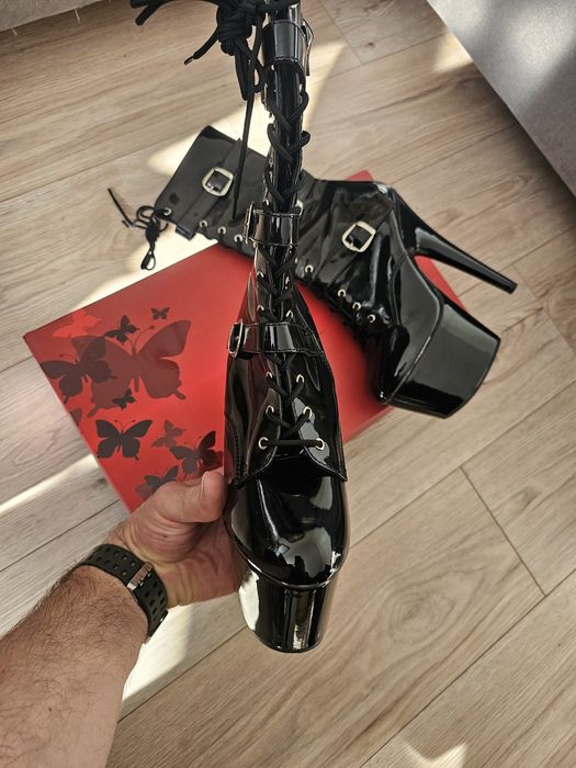 Buty erotyczne Pleaser