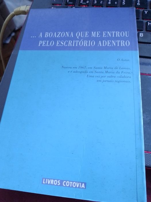 Estranho caso boazona Q. entrou escritório adentro8E-B.Antiga3EDesde3E
