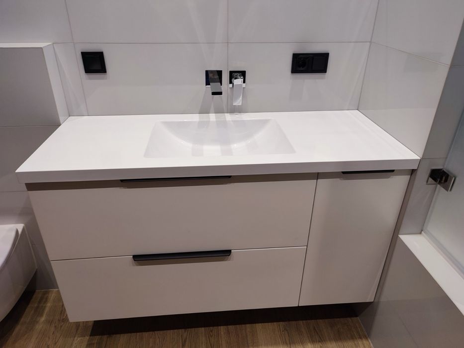 Столешня на замовлення у ванну кімнату