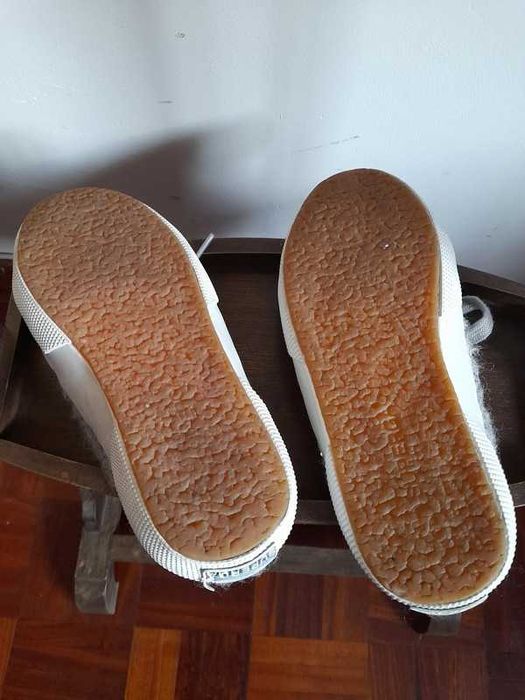 Sapatilha Cinza com lantejoulas