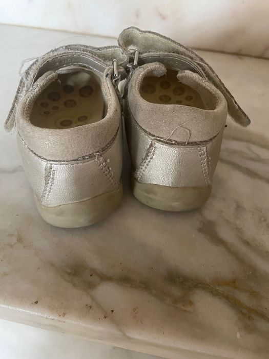 Babies da Chicco em pele dourada 18