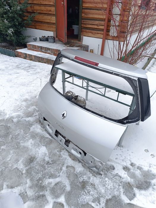 Klapa bagażnika Renault scenic 2