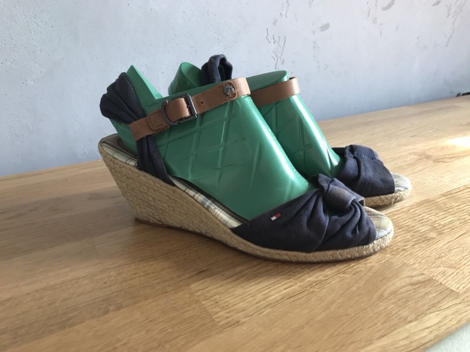 Tommy Hilfiger 40 26,5 cm Mary espadryle koturny sandały