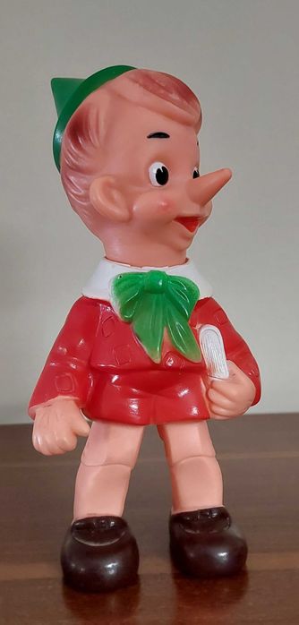 Pinóquio que chia em borracha muito antigo