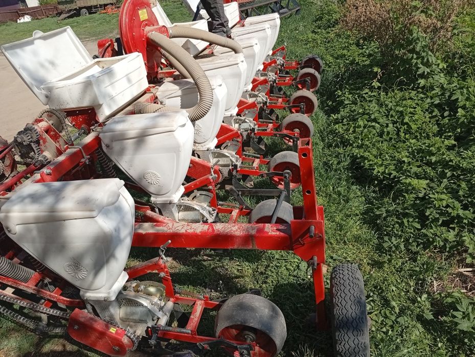 Продам сівалку СУ 8 СТ в відмінному стані , як нова з транспортним і сигналізацією