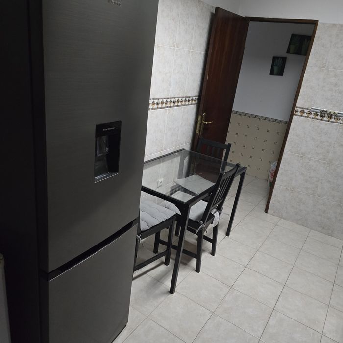 Quarto mobilado para arrendar - Algueirão-Mem Martins