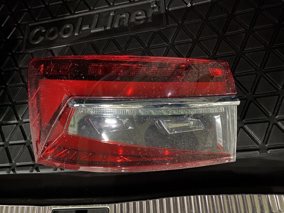 Фара Skoda Superb