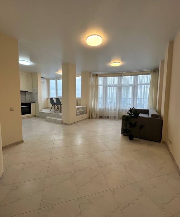 Стильна квартира студія з панорамою на Дніпро (л1