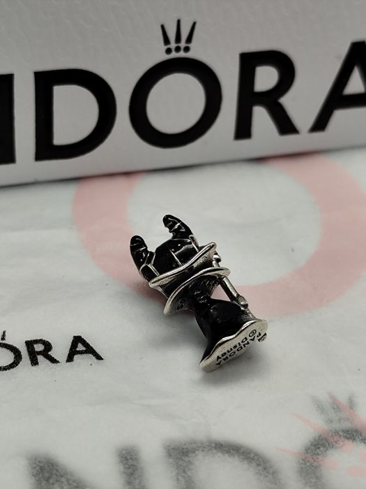 Conta Maléfica da Pandora brilha no escuro