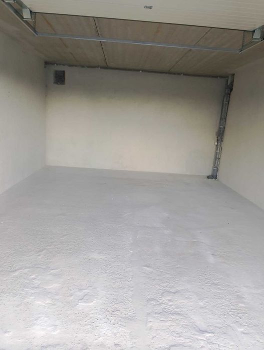 Гараж в готовому будинку. Довженка Бам