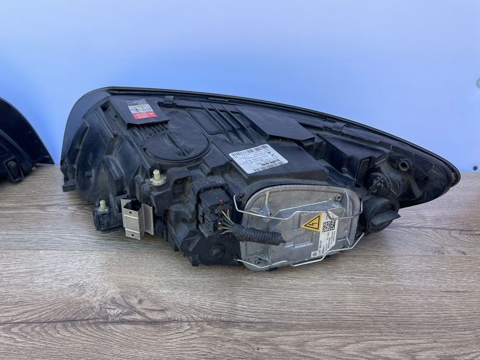 Фара передня Volvo V50 S40 XENON 2007-2012 фари Вольво В50