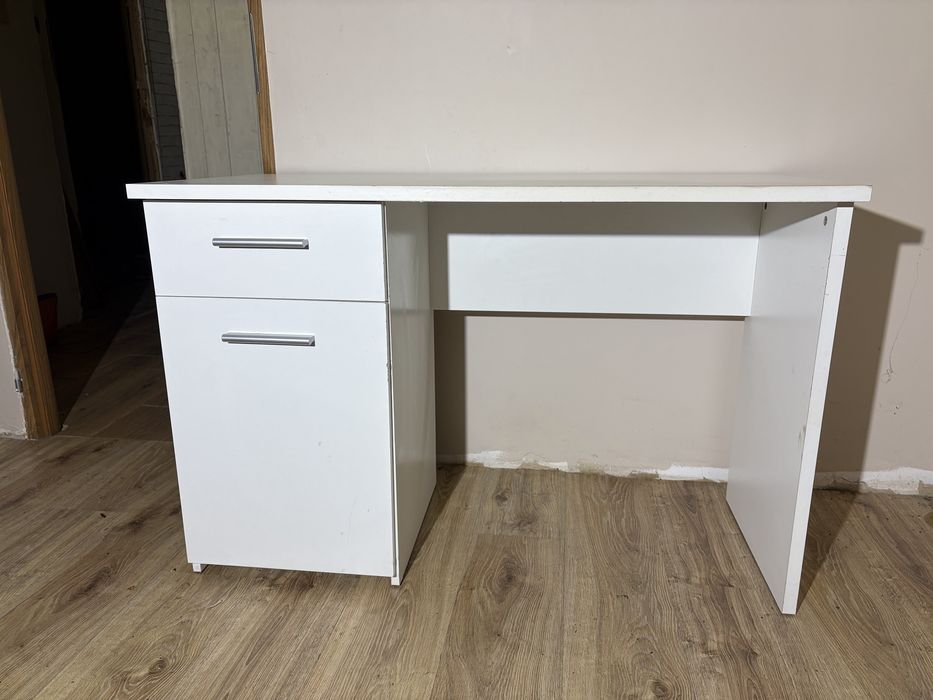 Biurko białe do montażu