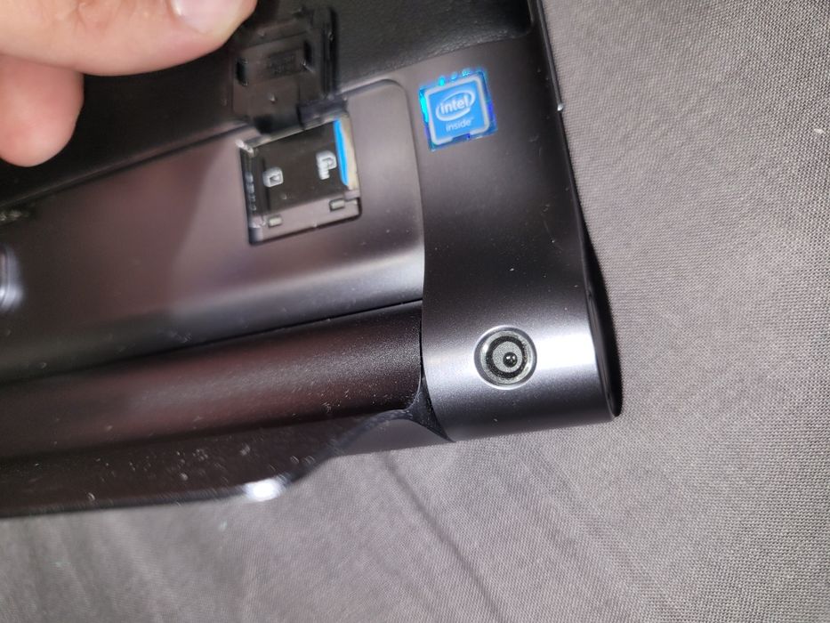 Lenovo YT3-X90L z projektorem