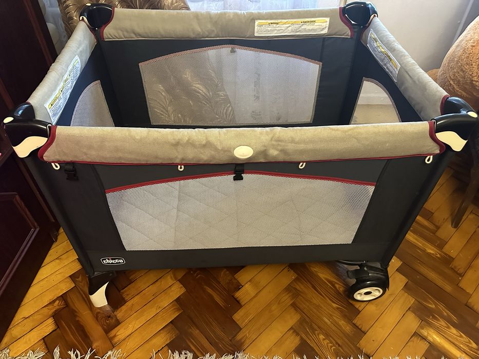 Манеж-кроватка Chicco
