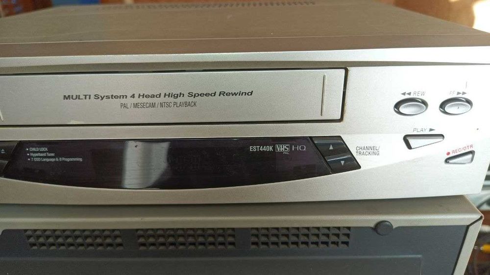 Відеомагнітофон VHS Daewoo EST440K (б/в)