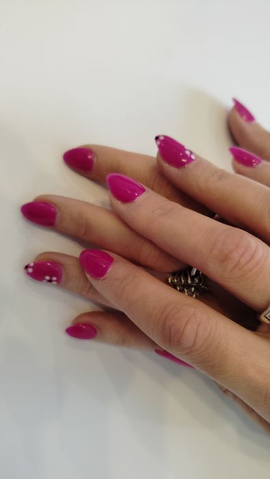 Paznokcie hybrydowe, żelowe, uzupełnienie, pedicure