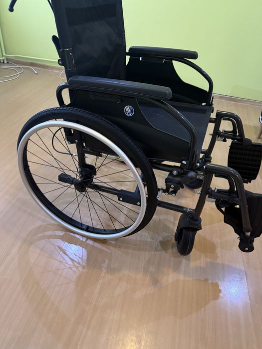 Wózek inwalidzki praktycznie nieuzywany