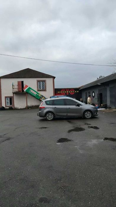Комерційна нерухомість, СТО
