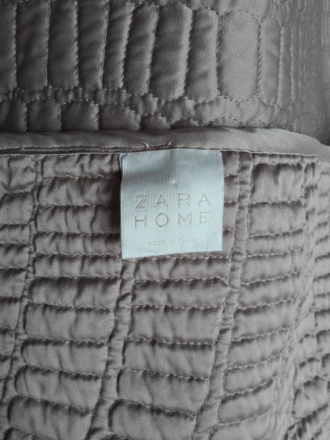 Edredão acetinado Zara Home