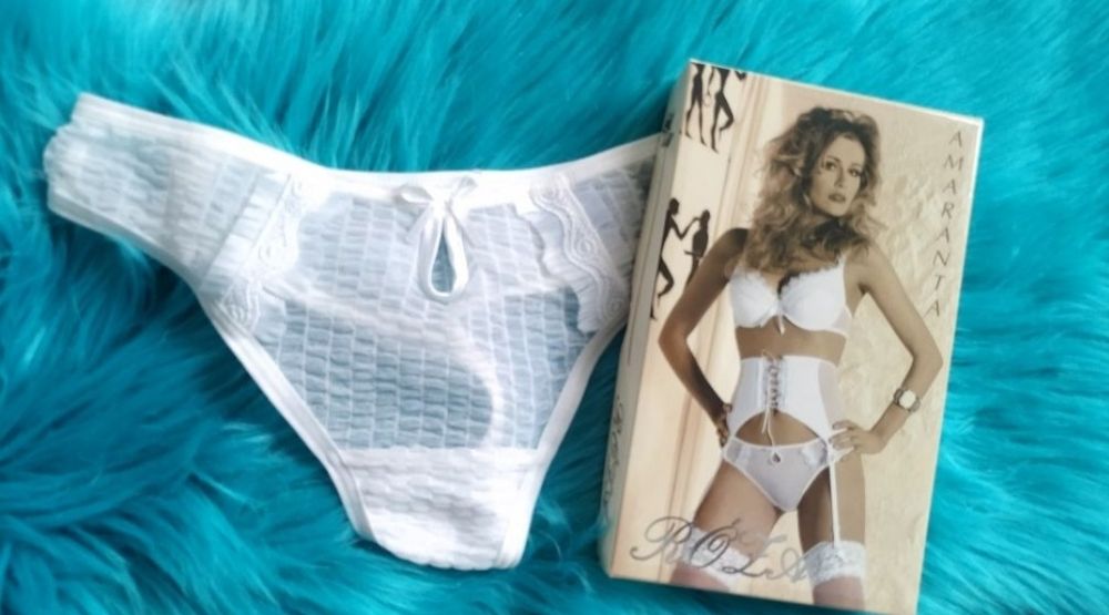 Róża Amaranta stringi M białe