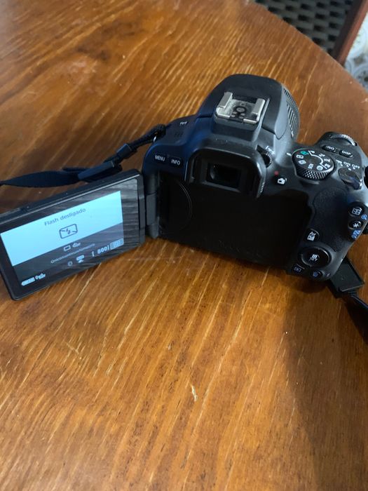 Canon EOS Rebel SL2(200D)
