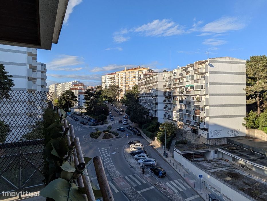 3 Bedroom Apartment – Monte Estoril – Private Condominium