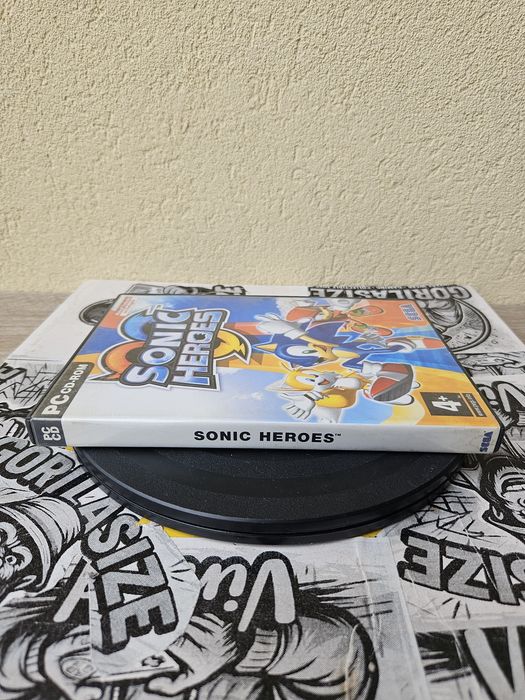 Sonic Heroes - PC (Complete, 2 Discs)