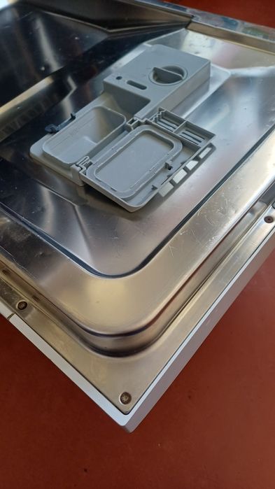 Посудомийна машина Ariston LSF 712