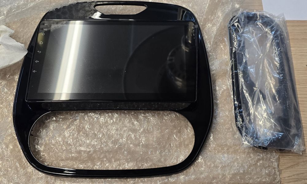 samochodowa stacja multimedialna dedykowana do modelu Renault Captur