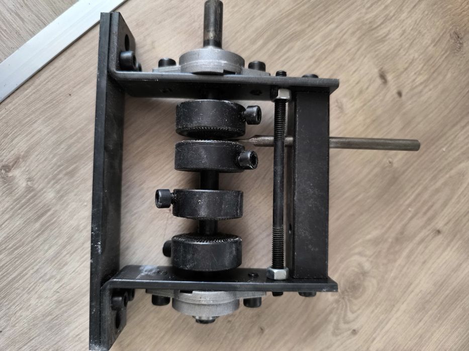 Korowarka do przewodów