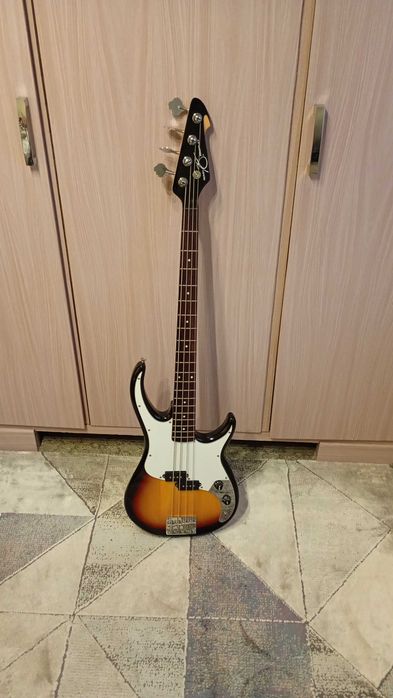 Gitara basowa Peavey Zodiac EX
