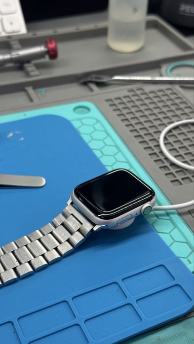 Ремонт iPhone та Apple Watch